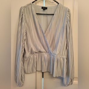 Long sleeve pleated cute winter top!